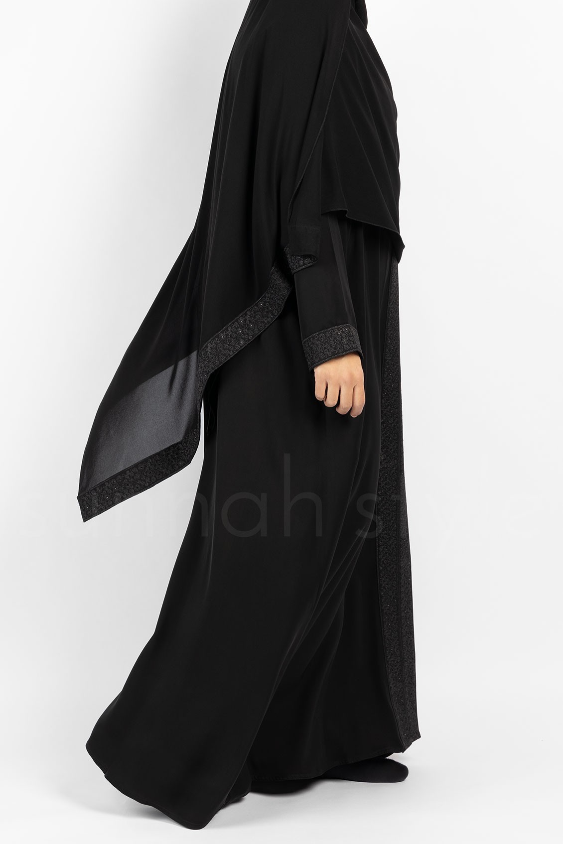 Sunnah Style Glimmer Embroidered Abaya Black